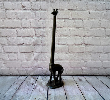Cast Iron Giraffe Paper Towel Holder with Detailed Features