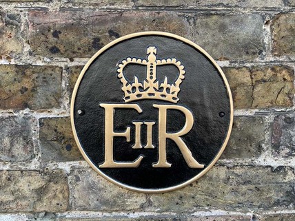 Aluminium Royal ER Plaque Elizabeth Regina