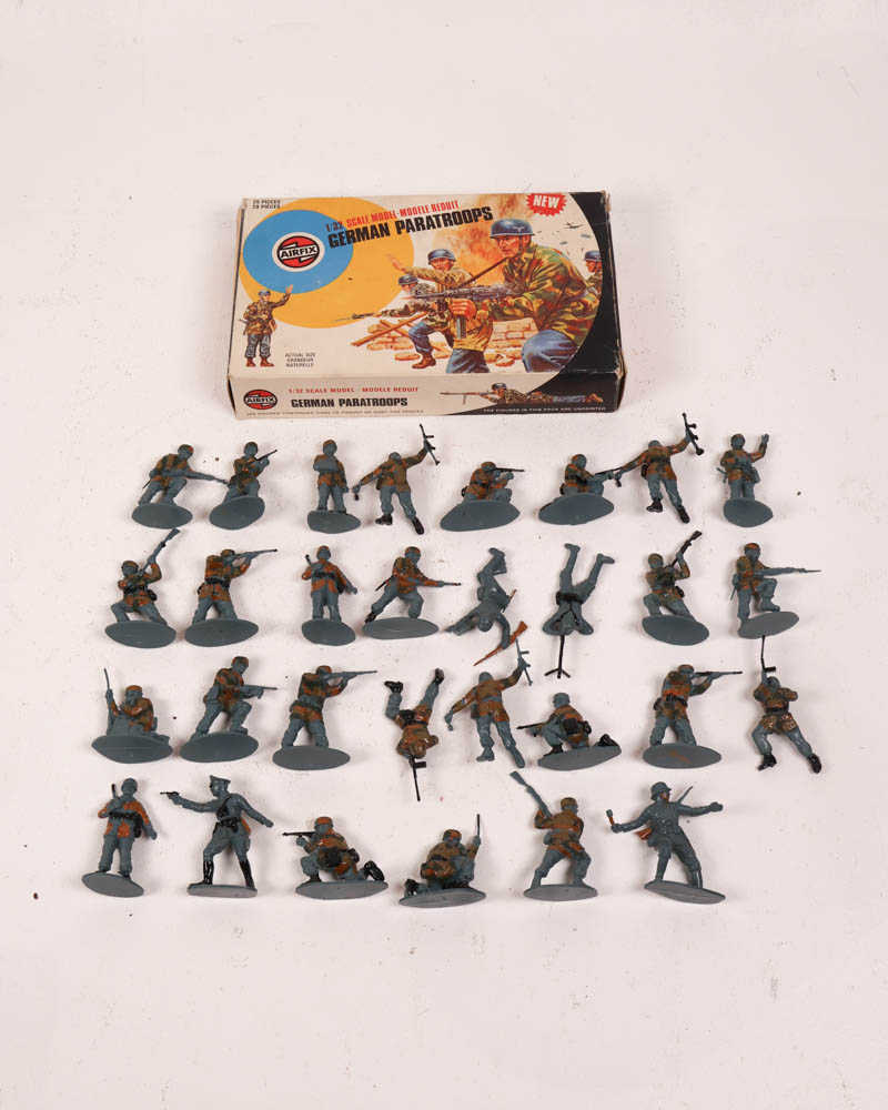 Vintage Airfix German Paratroops Model Kit 1/32 Scale