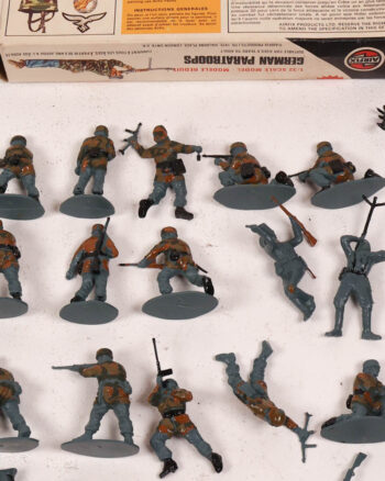 Vintage Airfix German Paratroops Model Kit 1/32 Scale