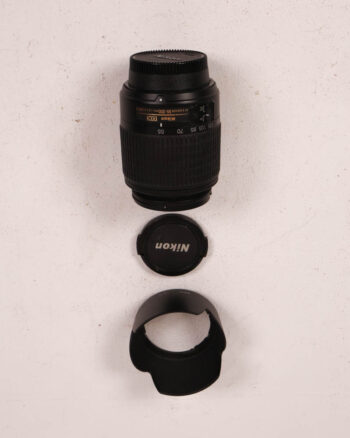 Nikon AF-S DX Zoom-Nikkor 55-200mm Lens Kit with Accessories