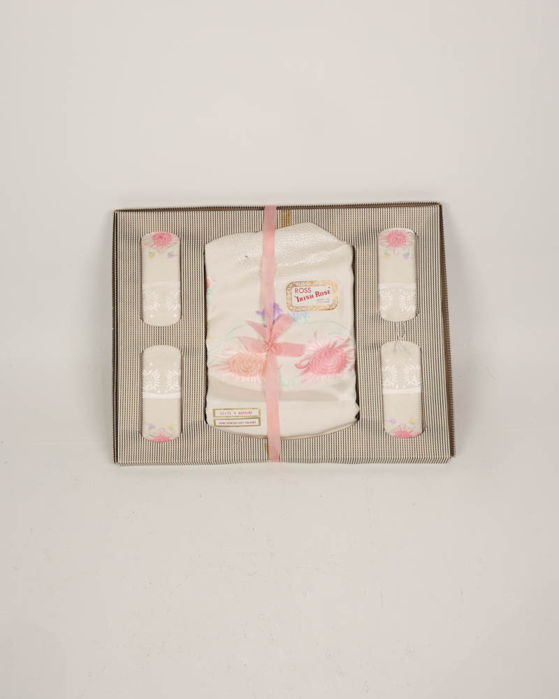 Vintage Ross Irish Rose Linen Tablecloth with 4 Napkins