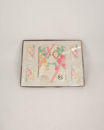 Vintage Cotton Tablecloth with 4 Napkins Floral Design