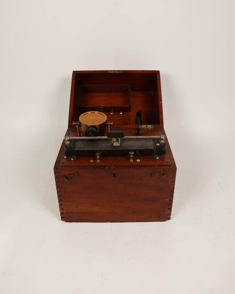 Portable Galvanic Battery, with original batteries