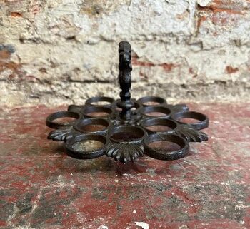 Black Iron Egg Stand with Central Handle