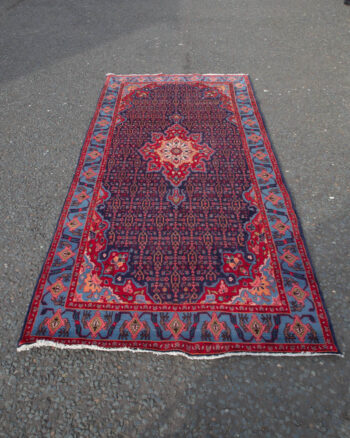 Vintage Persian Wool Rug with Medallion Design – 7-17CH