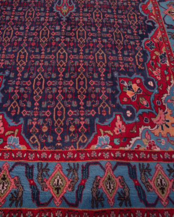 Vintage Persian Wool Rug with Medallion Design – 7-17CH