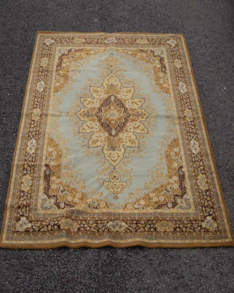 Large Oriental Wool Rug with Intricate Vintage Retro Floral Design - MR01