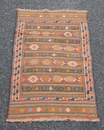 Handmade Iranian Kilim Wool Rug with Geometric Patterns – MR08