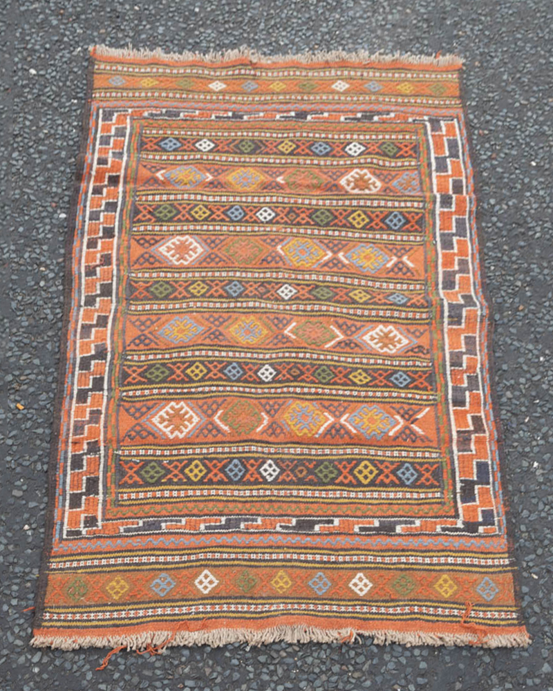 Handmade Iranian Kilim Wool Rug with Geometric Patterns – MR08