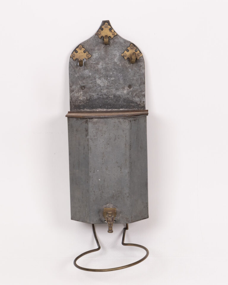 Antique Metal Wall Mounted Wash Basin with Brass Fittings