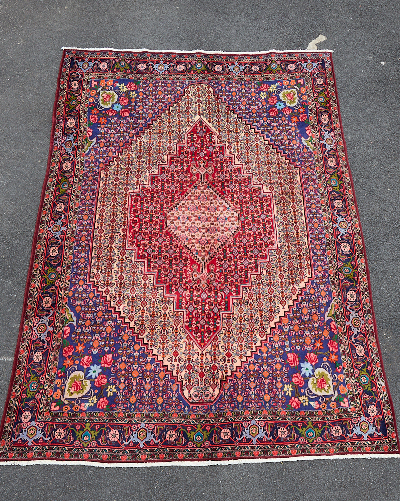 Vintage Persian Bijar Wool Carpet with Floral Medallion – TRA11