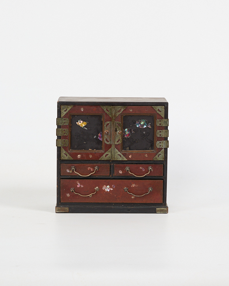 Vintage Oriental Lacquered Jewelry Box