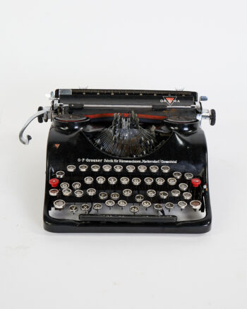 Vintage German Groma Typewriter. WWII Nazi era