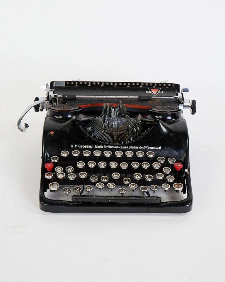Vintage German Groma Typewriter. WWII Nazi era