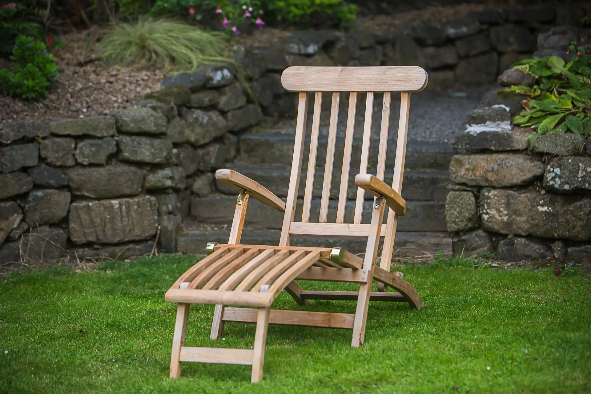 Solid Teak Steamer Chair with 4-Position Recliner