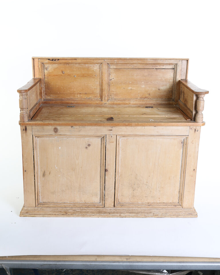 Vintage Pine Settle Bench with Lift-Top Storage Seat