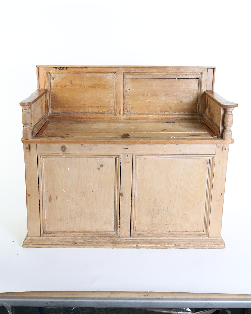 Vintage Pine Settle Bench with Lift-Top Storage Seat