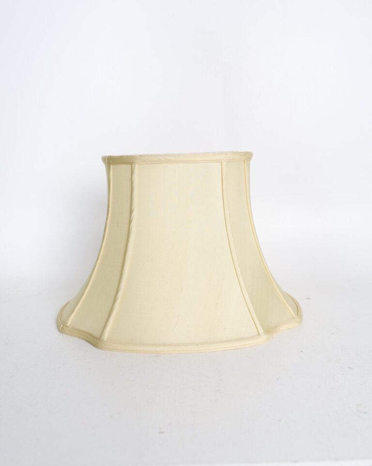 Cream Scalloped Fabric Lamp Shade