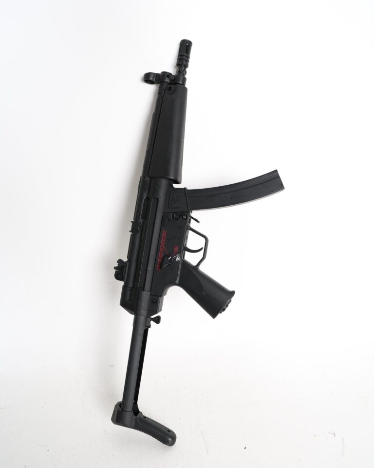 Airsoft MP5 Style Replica Rifle with Detachable Magazine