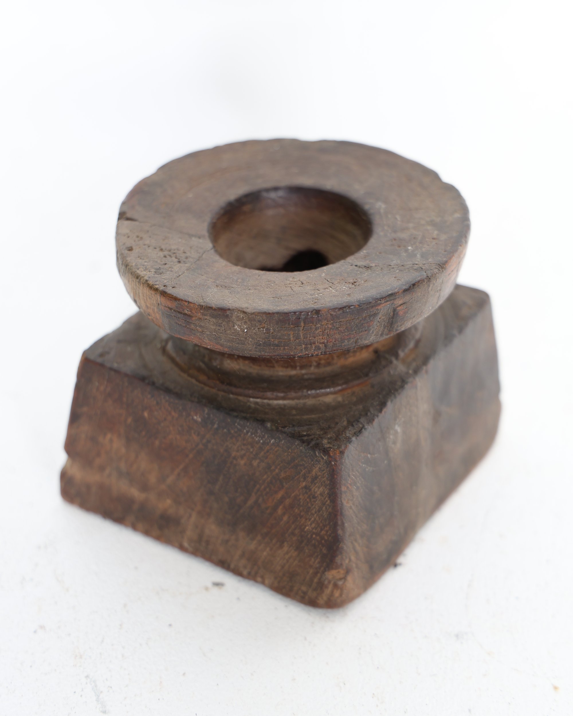 Rustic Turned Wooden Seed Bijni