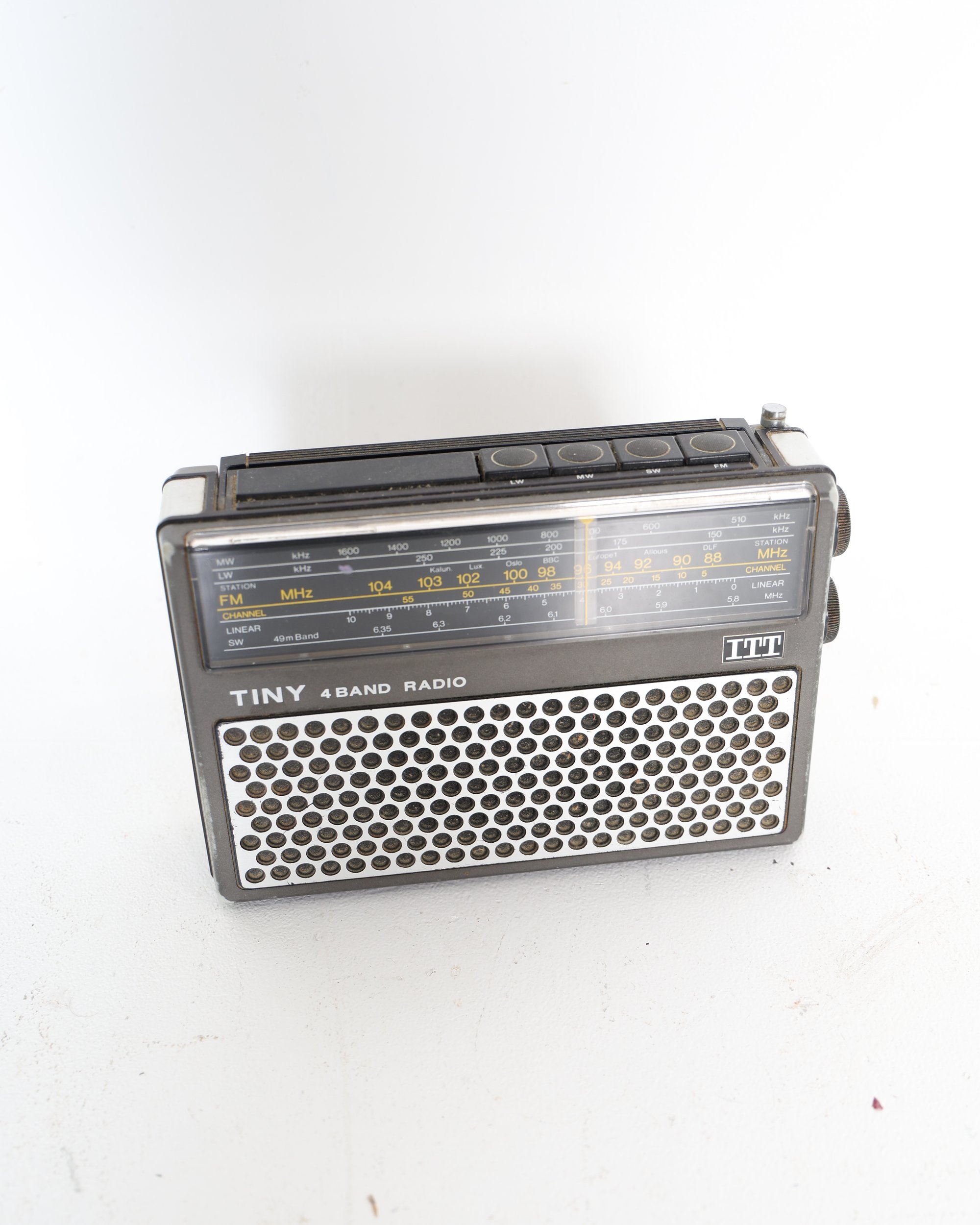 ITT Tiny 4 Band Vintage Transistor Radio