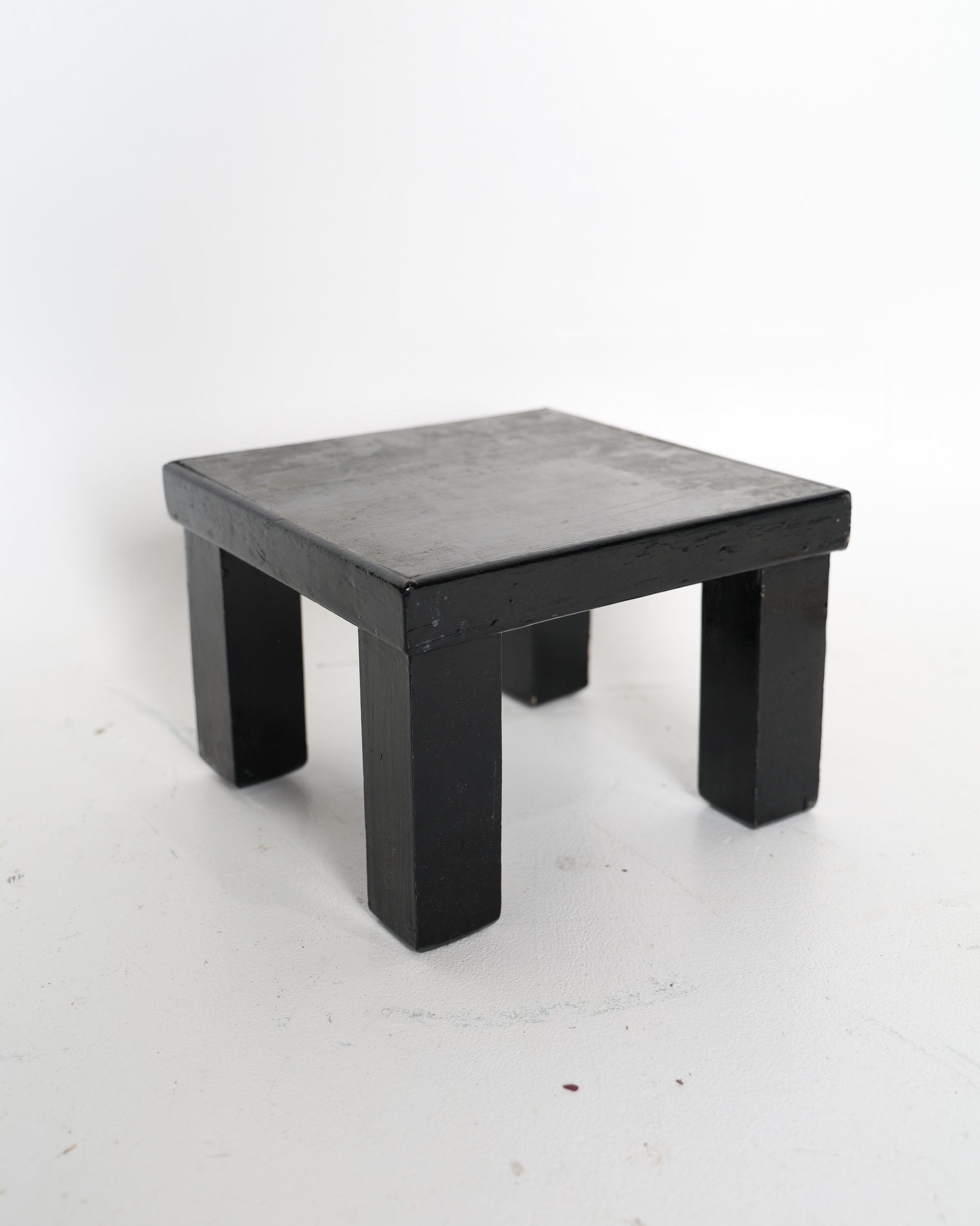 black wooden pot stand
