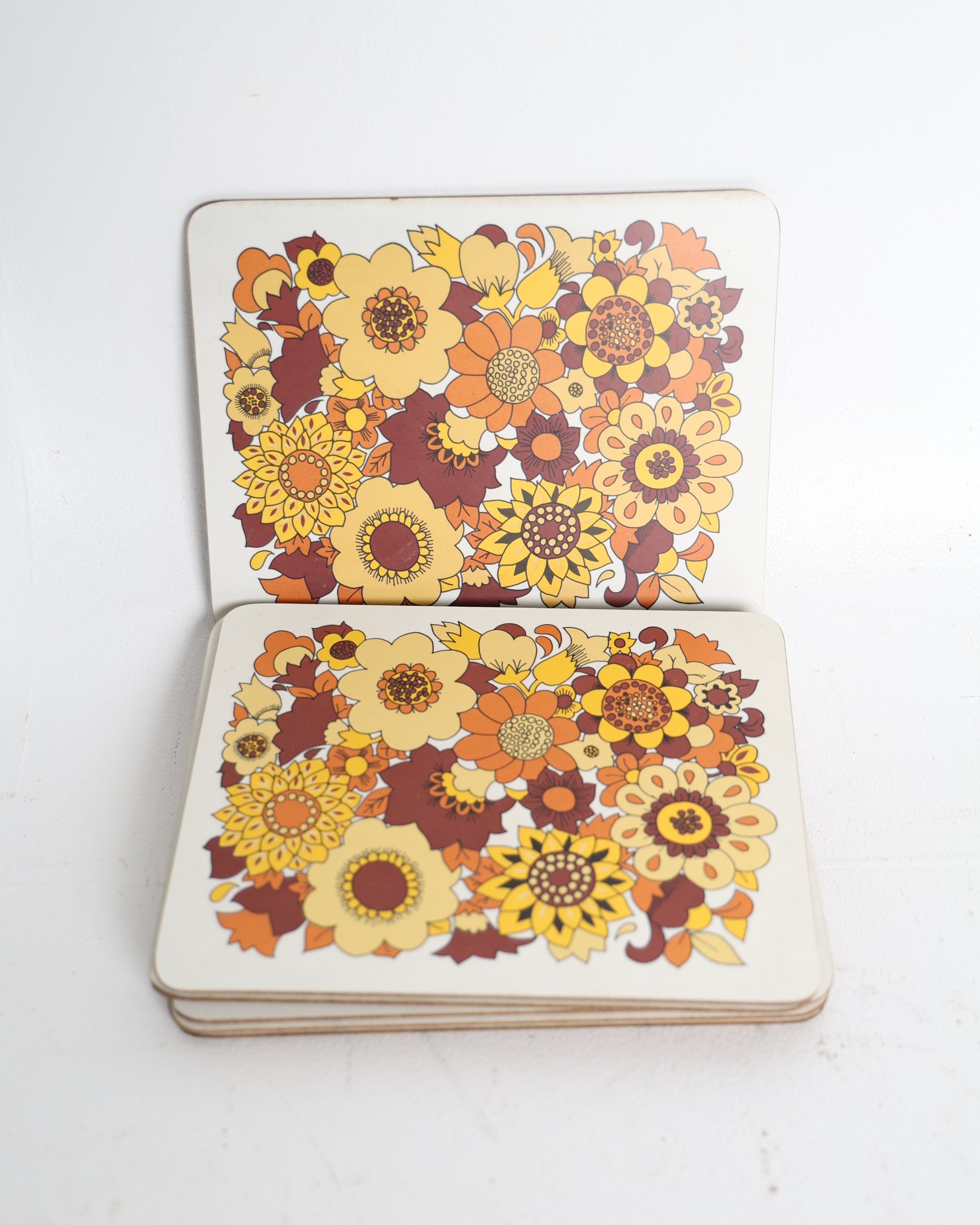 Retro Floral Pattern Placemats Set of Six
