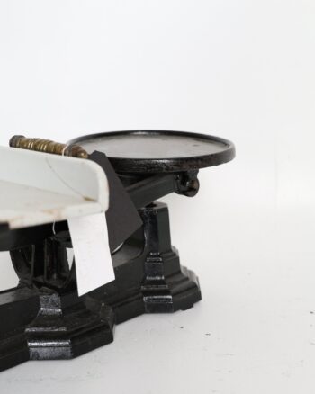 Cast Iron Kitchen Counter Scales with Ceramic Plate