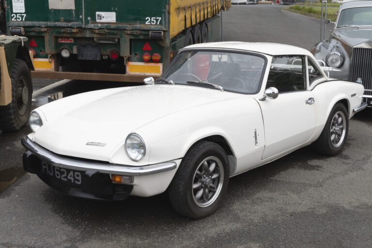 White Triumph Spitfire – FIJ 6249