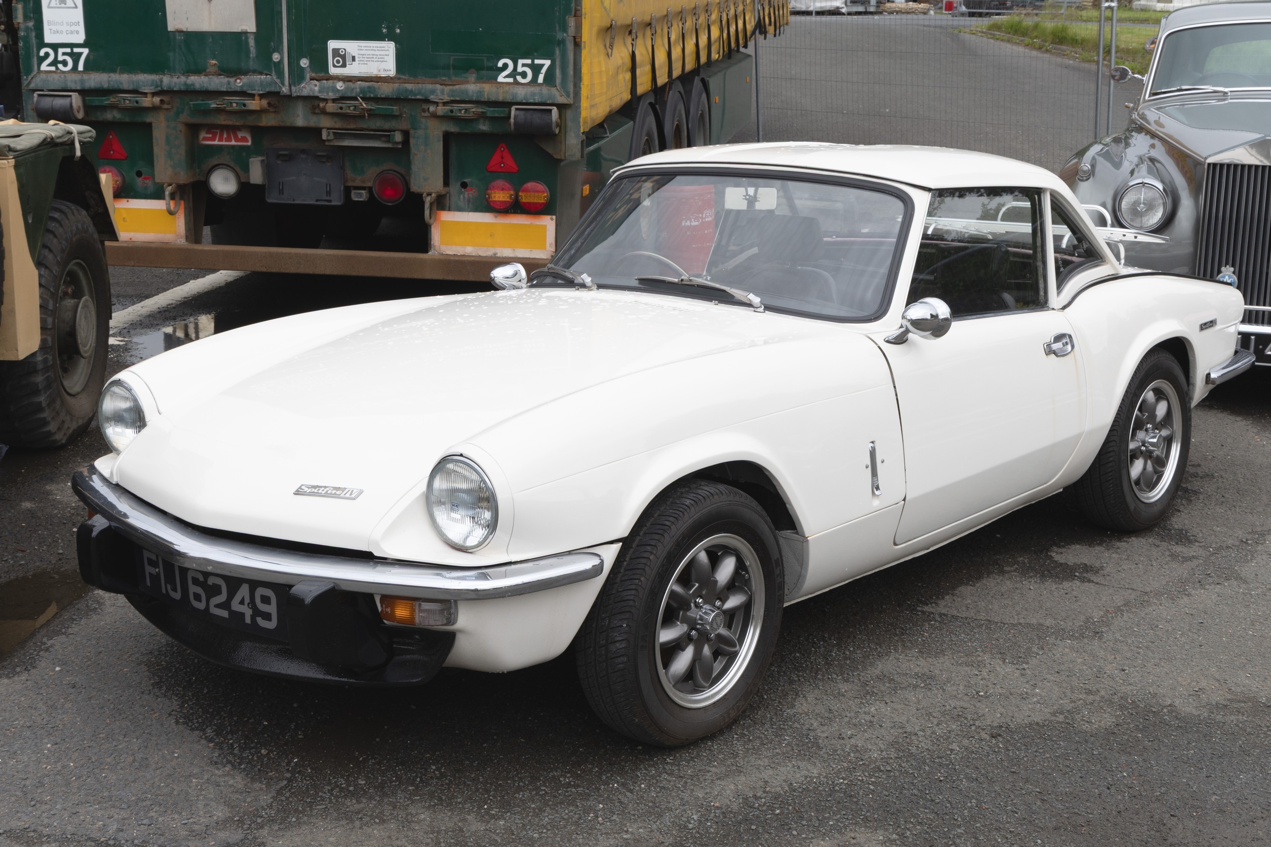 White Triumph Spitfire – FIJ 6249