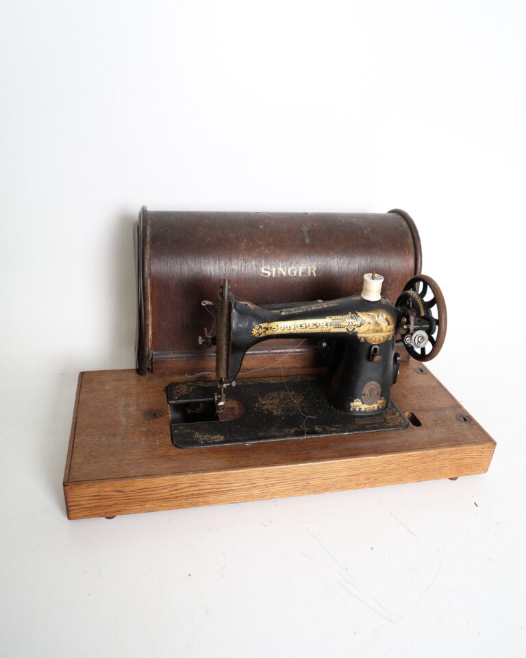 Vintage Singer Sewing Machine with Bentwood Cover
