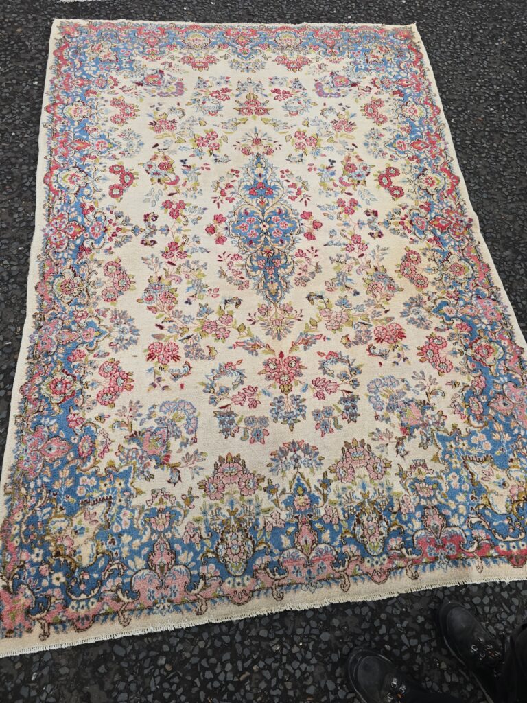 Cream and Blue Floral Patterned Persian Kerman Wool Rug - JRJ01