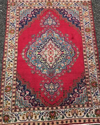 Red Persian Tabriz Rug with Central Medallion Design – JRJ09