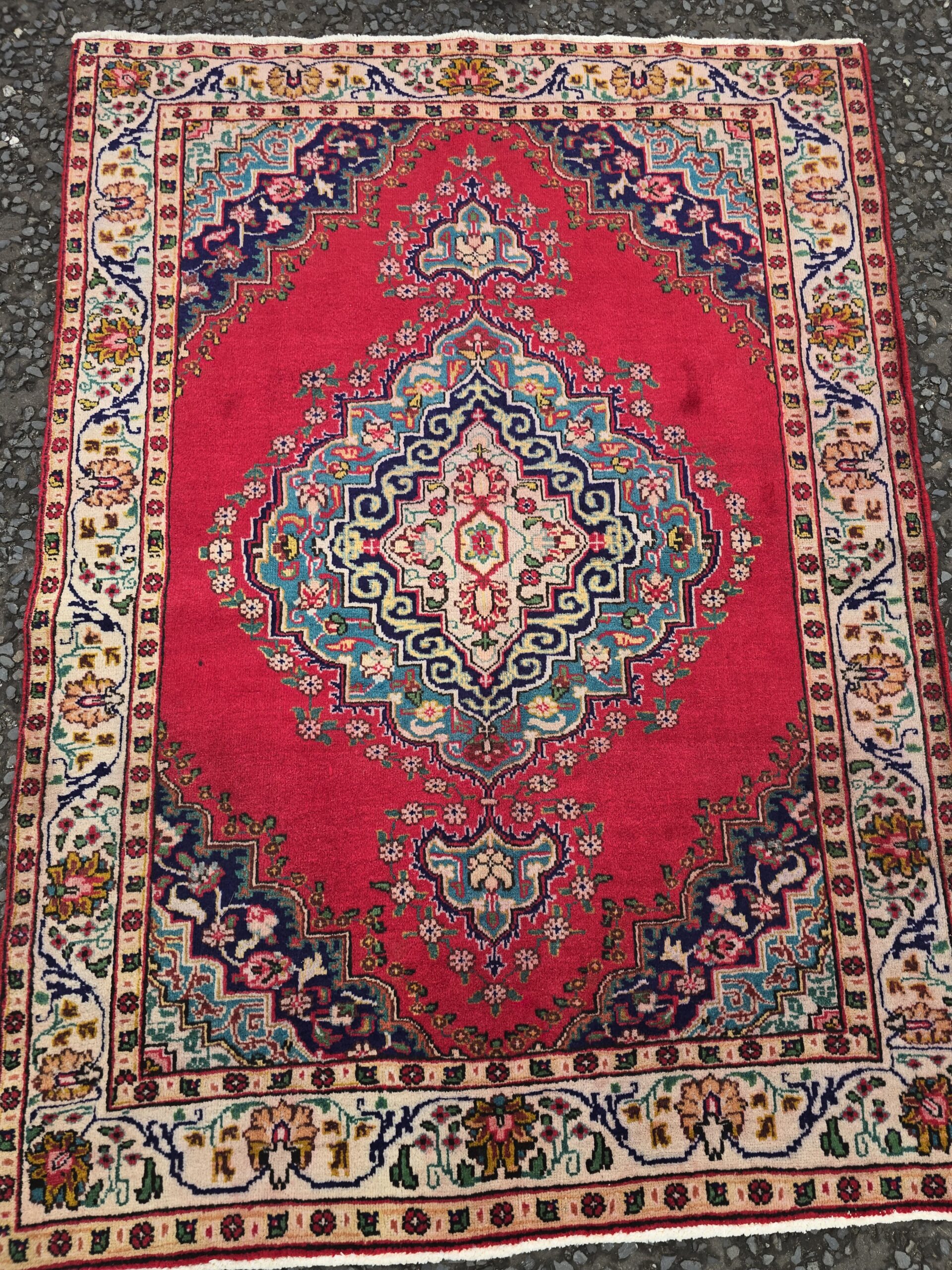 Red Persian Tabriz Rug with Central Medallion Design – JRJ09