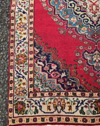 Red Persian Tabriz Rug with Central Medallion Design – JRJ09