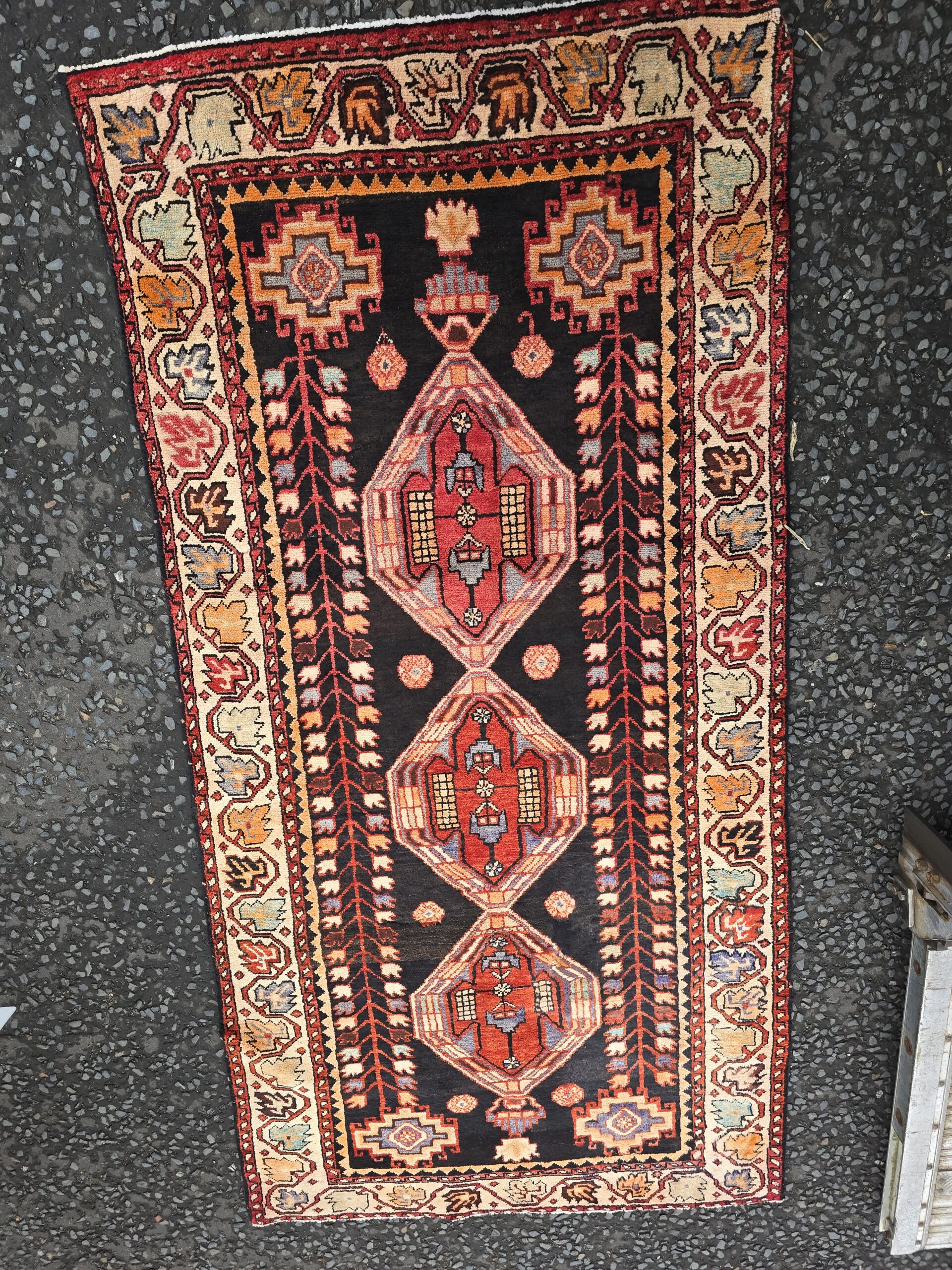 Persian Hamadan Wool Runner Rug with Treble Medallion Design – JRJ26