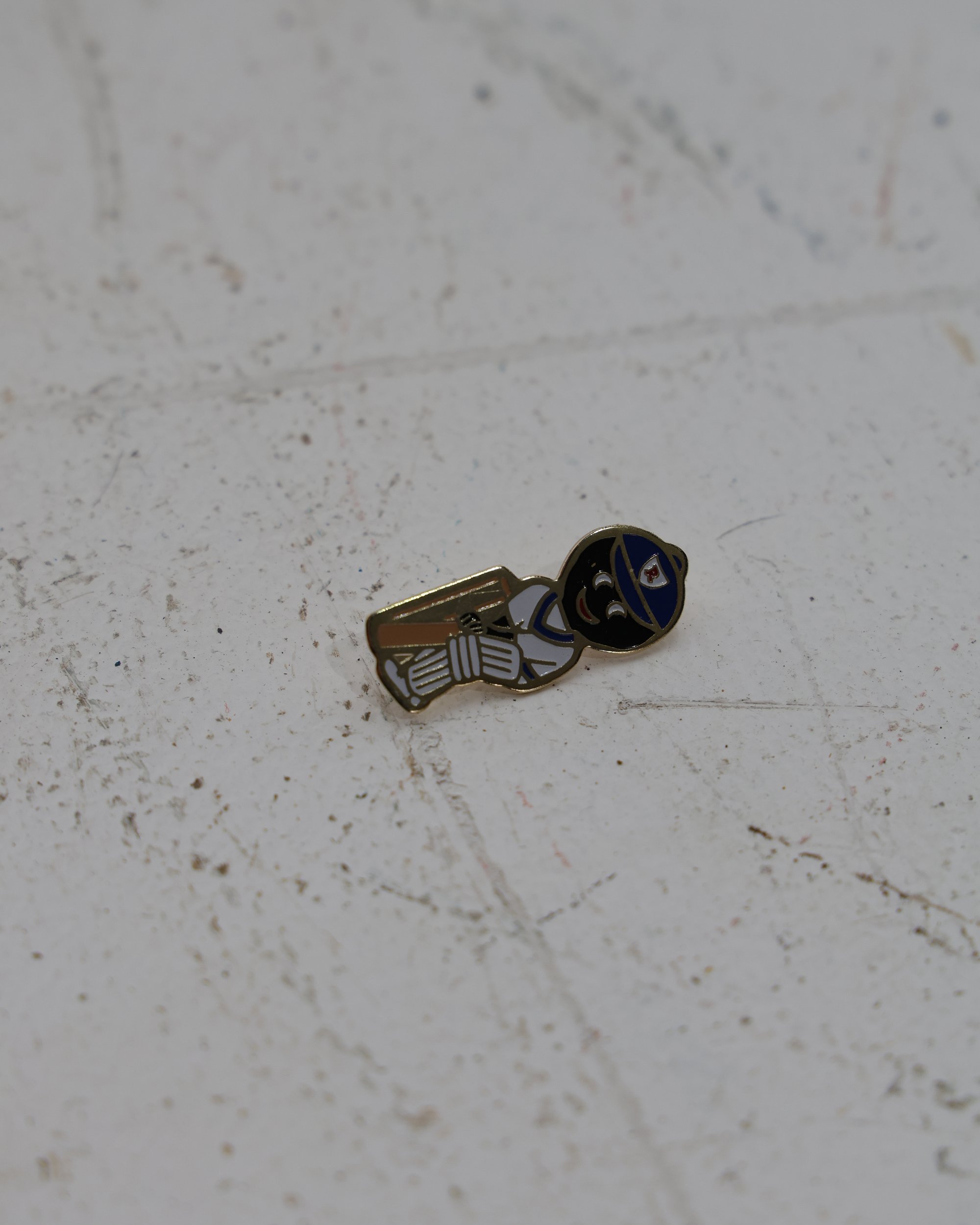 Retro Golly Cricketer Robertsons Enamel Pin Badge